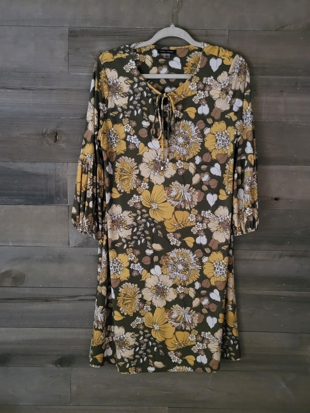 Tommy Hilfiger Olive Mustard Floral Dress Retro Print Long Sleeved Size 6 Medium